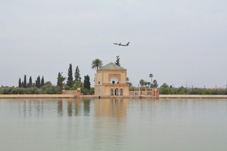 Menara Gardens Marrakesh, Ryanair plane