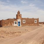 Schwarze Steinwüste in Marokko, Sahara, 4x4, road trip, off road