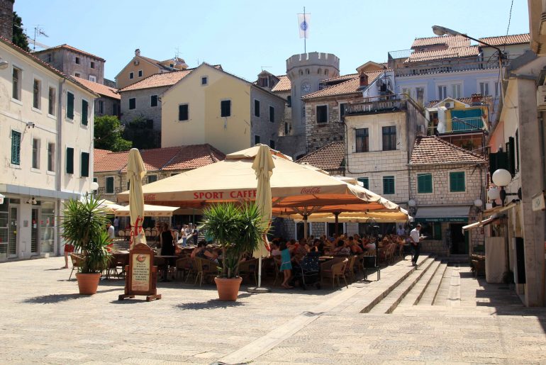 Herceg Novi, Square of Nikola Dzhurkovich, old town