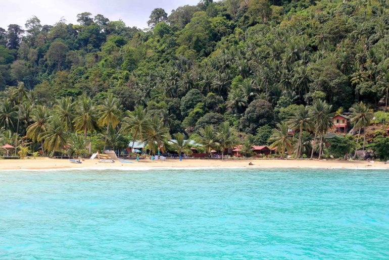 Tioman beach, Malaysia backpacking itinerary