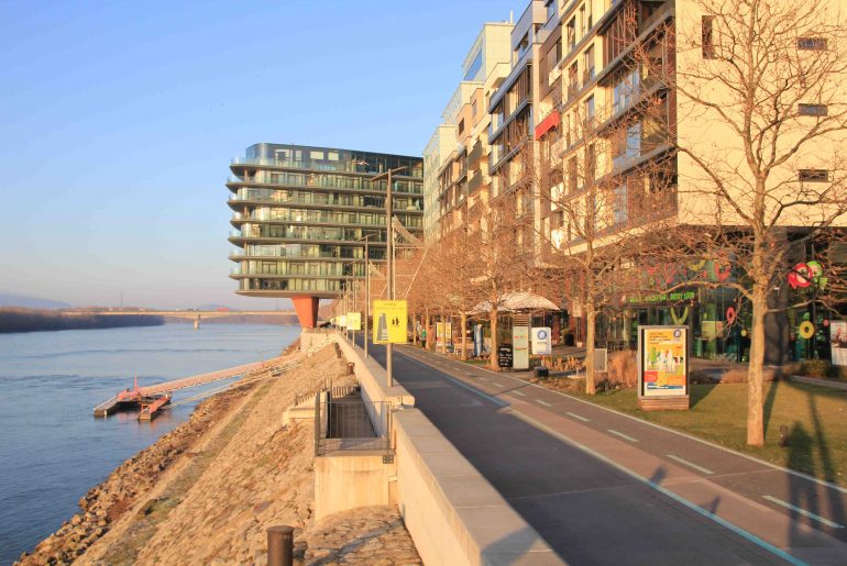 Grand Hotel, danube river