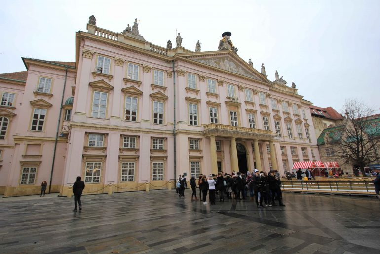 Bratislava, Primates Palace, sightseeing, tourist attraction, winter,