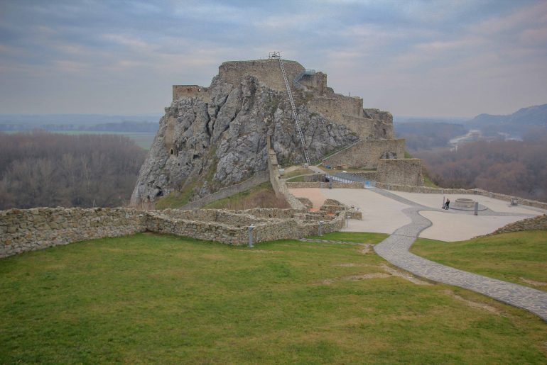 Burg Theben, Devin, Bratislava, Sehenswürdigkeit