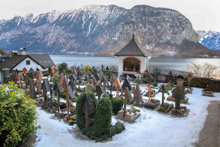 Hallstatt, Friedhof, Salzkammergut, Österreich, Winter