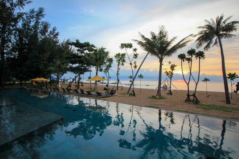 La Vela Khao Lak, Bang Niang Beach