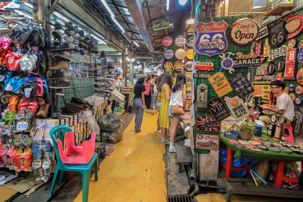 Chatuchak Weekend Market, Bangkok, Shopping