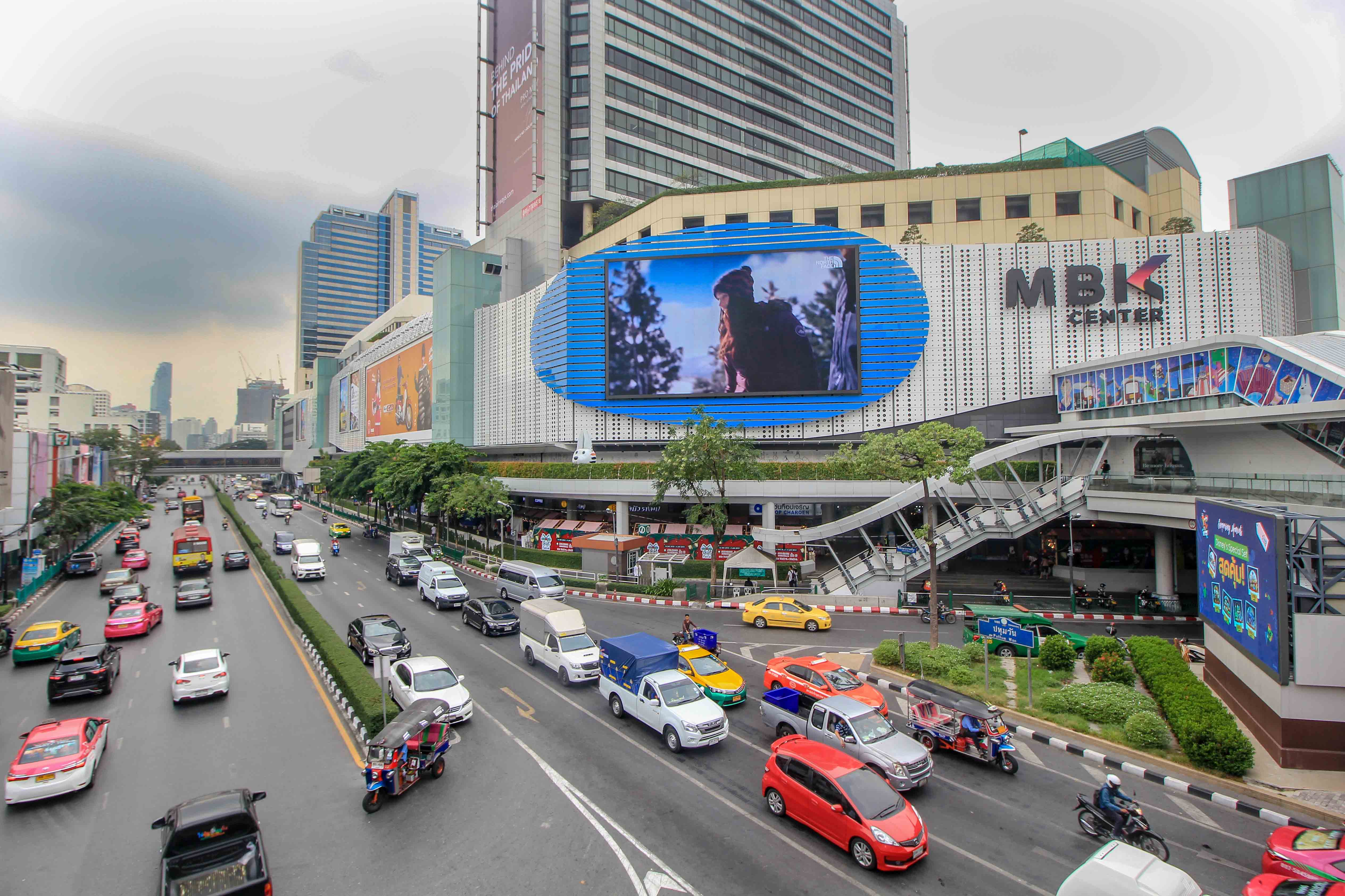 Bangkok Thailand - October 30 2021: Exterior of a Louis Vuitton store at Siam  Paragon shopping mall. Stock Photo