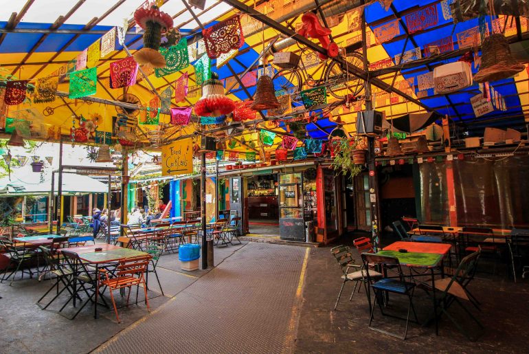 Ellato Kert, Ruinenbar Budapest,