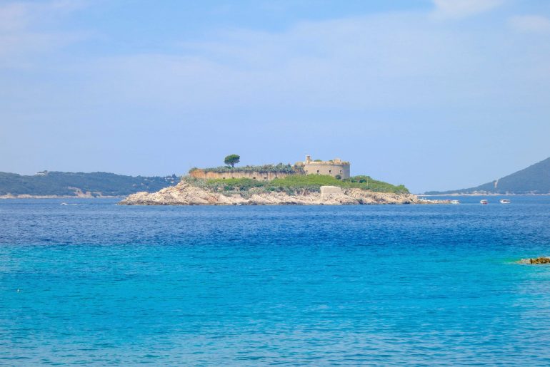 Herceg Novi, Mamula, Lustica Bay, Gefängnis Insel