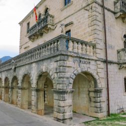 perast travel