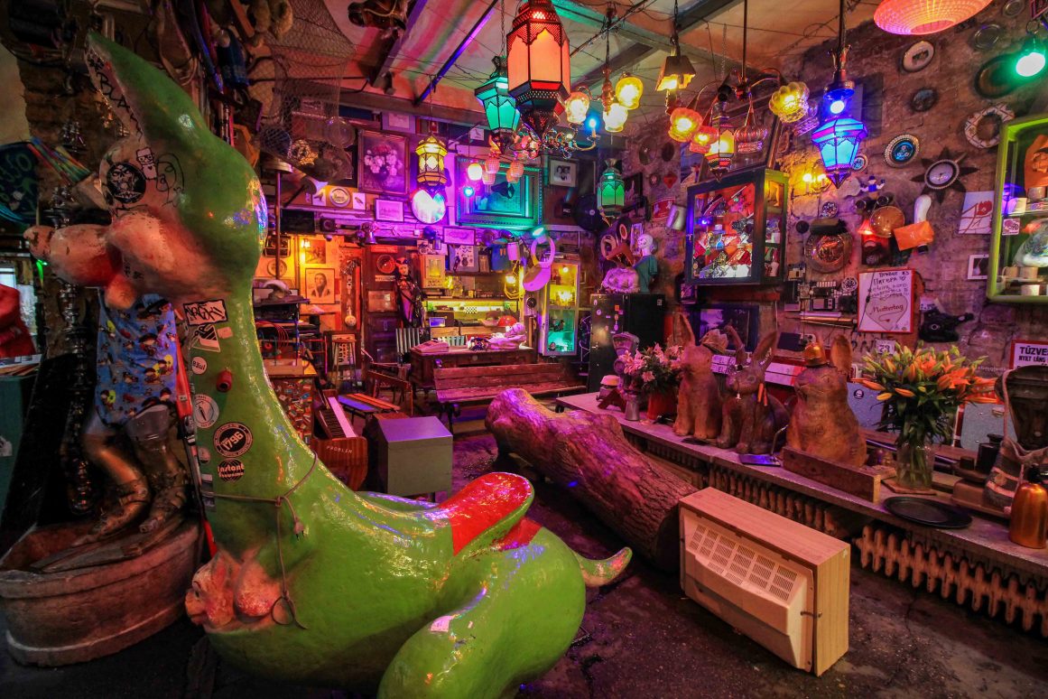 Szimpla Kert - Ruinenbar Budapest ©Jürgen Reichenpfader