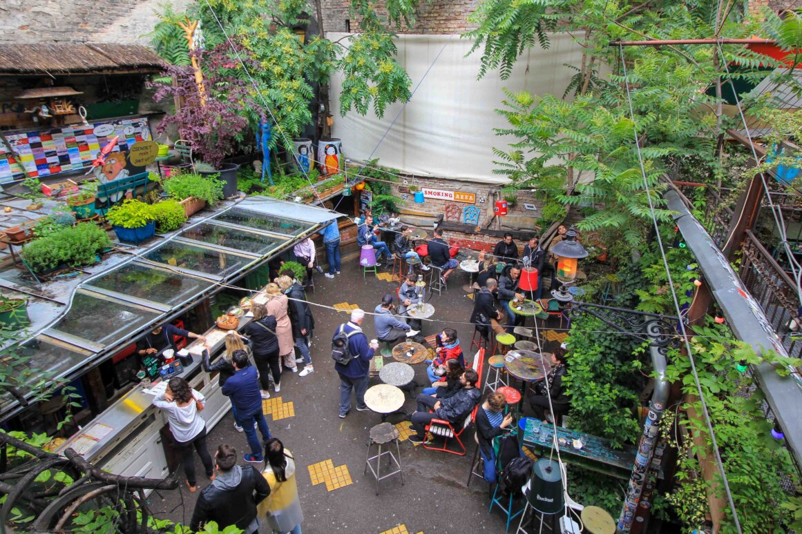 Szimpla Kert - Ruin Bars Budapest ©Jürgen Reichenpfader