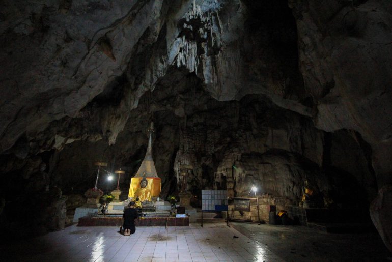 Affentempel Wat Tham Pla & Fish Cave