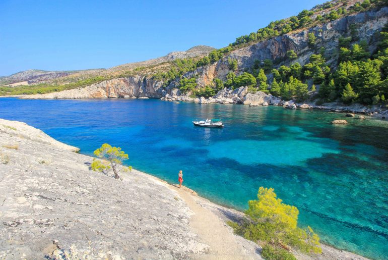 Plage de Malo Zarace, île de Hvar, Croatie