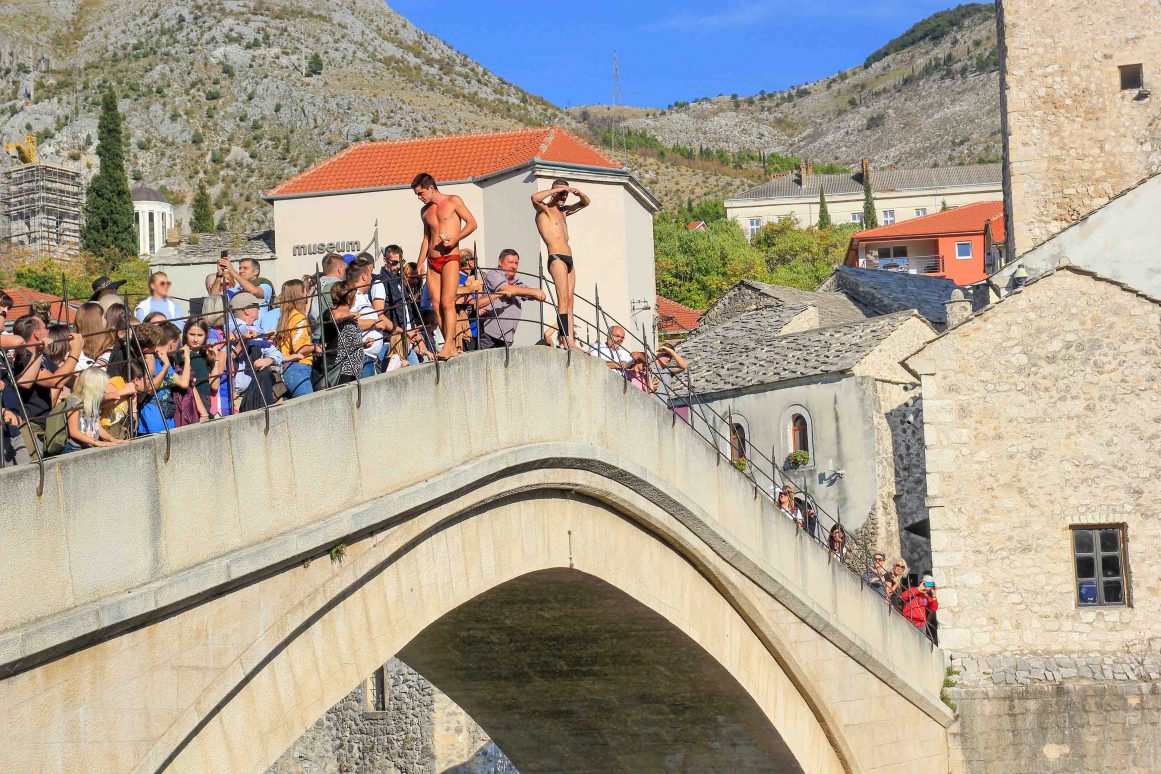 Mostar - Les plongeurs de Mostar@Jürgen Reichenpfader