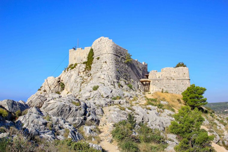 places to visit near omis croatia