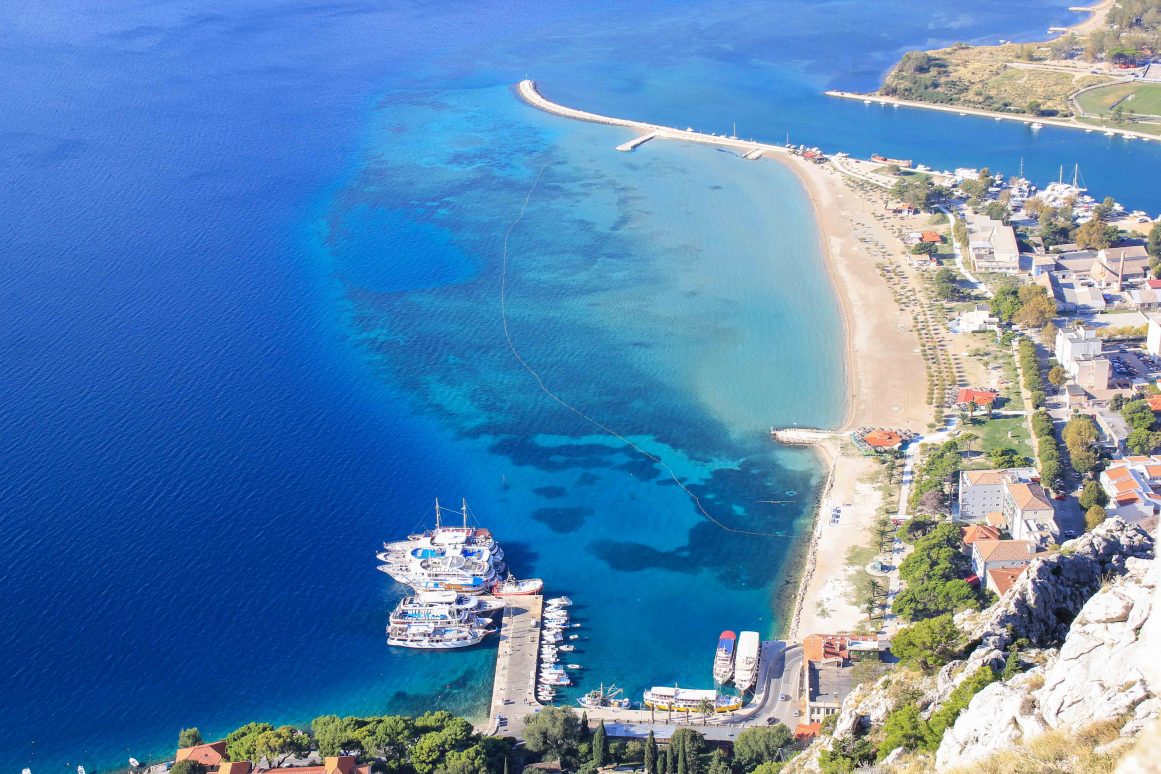 Plage Velika Plaza - Omis, Croatie @Jürgen Reichenpfader