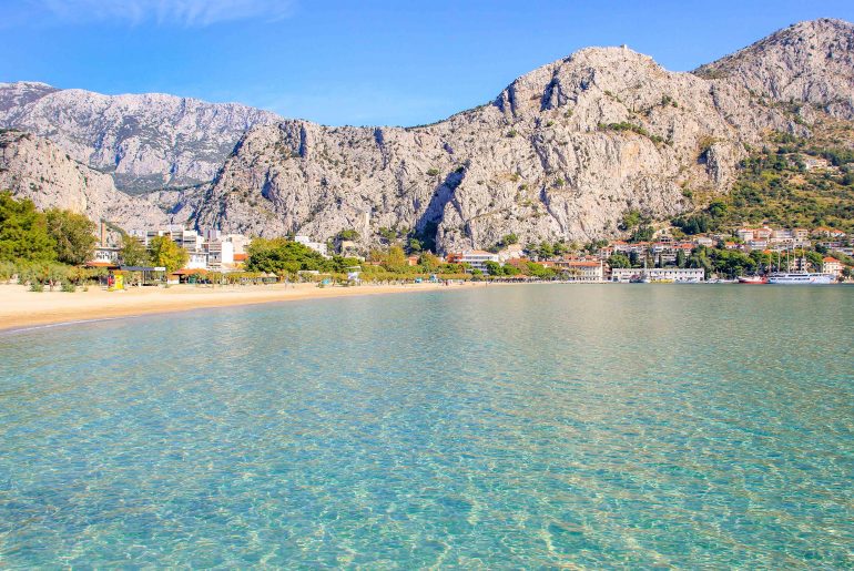 Velika Plaza, Strand, Omis Kroatien
