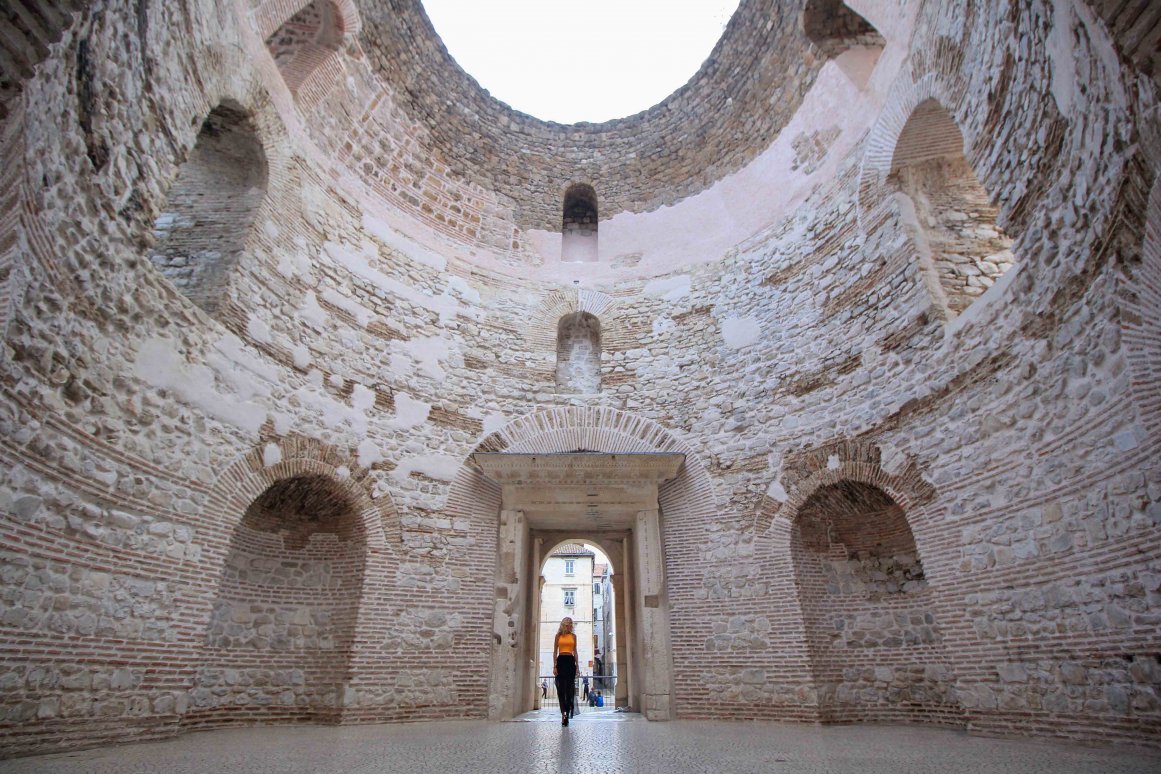 Vestibule - Split Croatie ©Jürgen Reichenpfader
