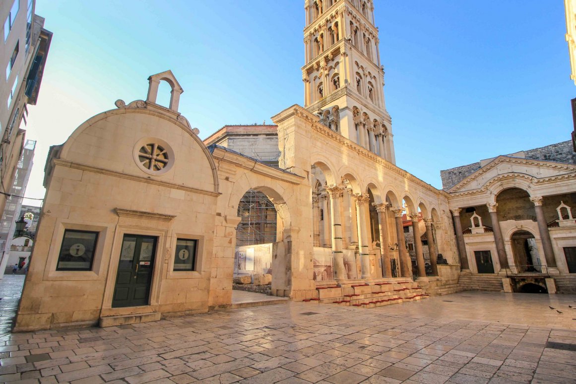 Split, Kroatien - Peristyl @Jürgen Reichenpfader