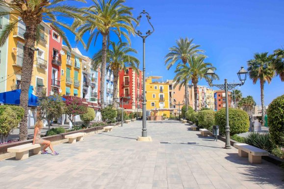 Villajoyosa - Platz Paseo de Sant Pere @Jürgen Reichenpfader