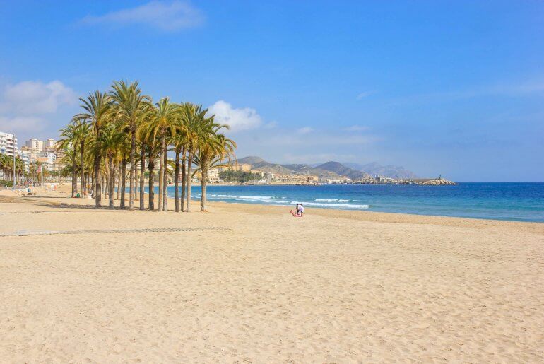 Beach Platja la Villajoyosa, Spain