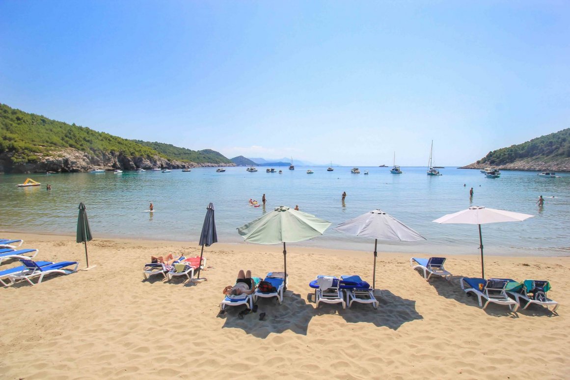 Plage de sable Sunj Beach - île de Lopud, Dubrovnik ©Jürgen Reichenpfader