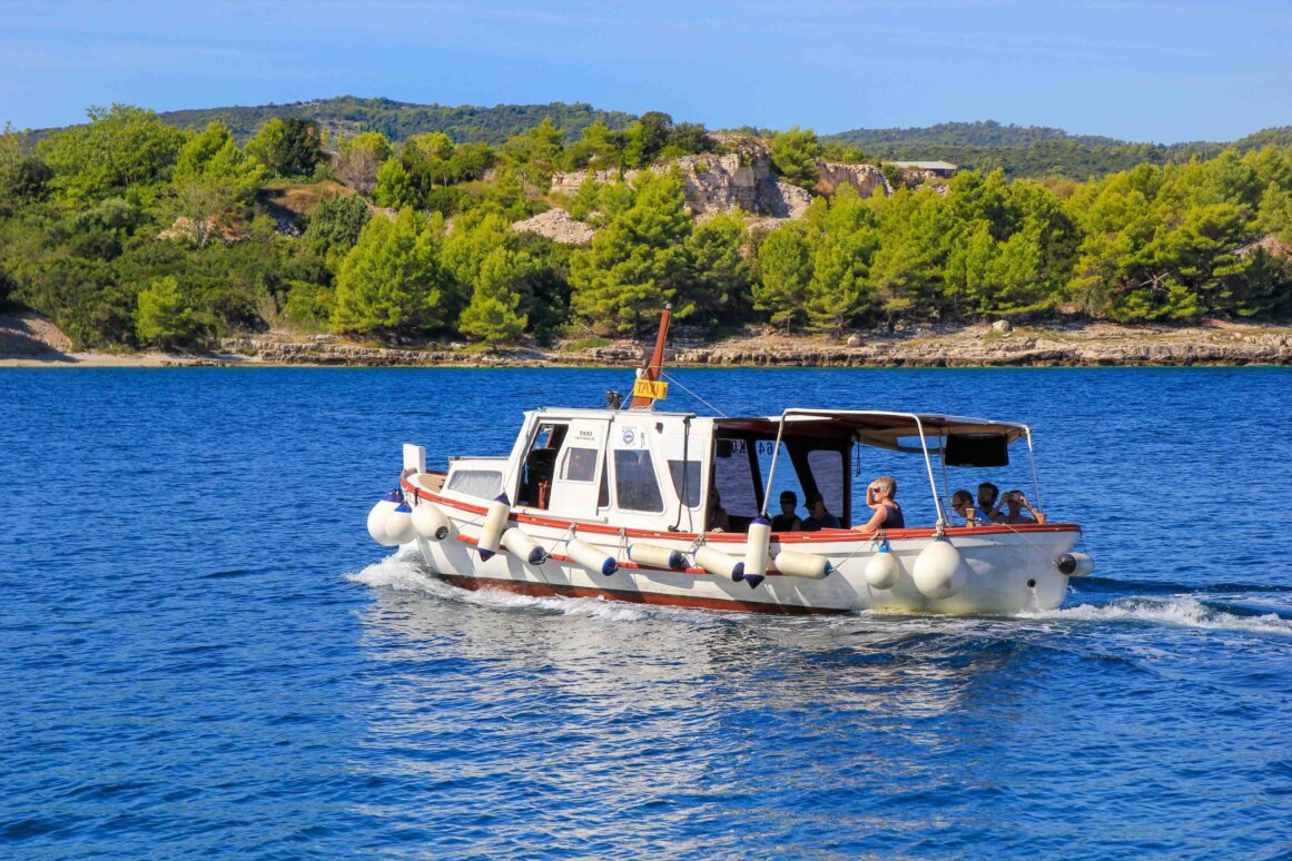 Taxi Boot - Lumbarda - Korcula @Jürgen Reichenpfader
