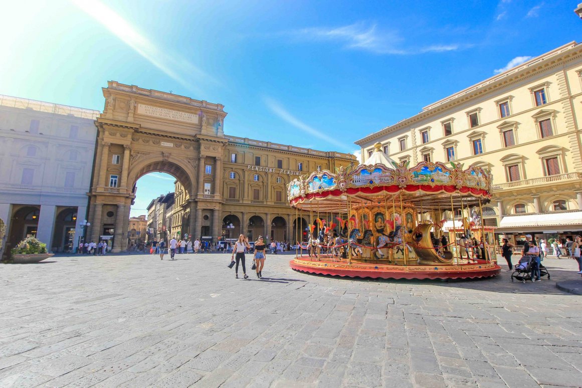 Florence - Piazza della Repubblica ©Jürgen Reichenpfader