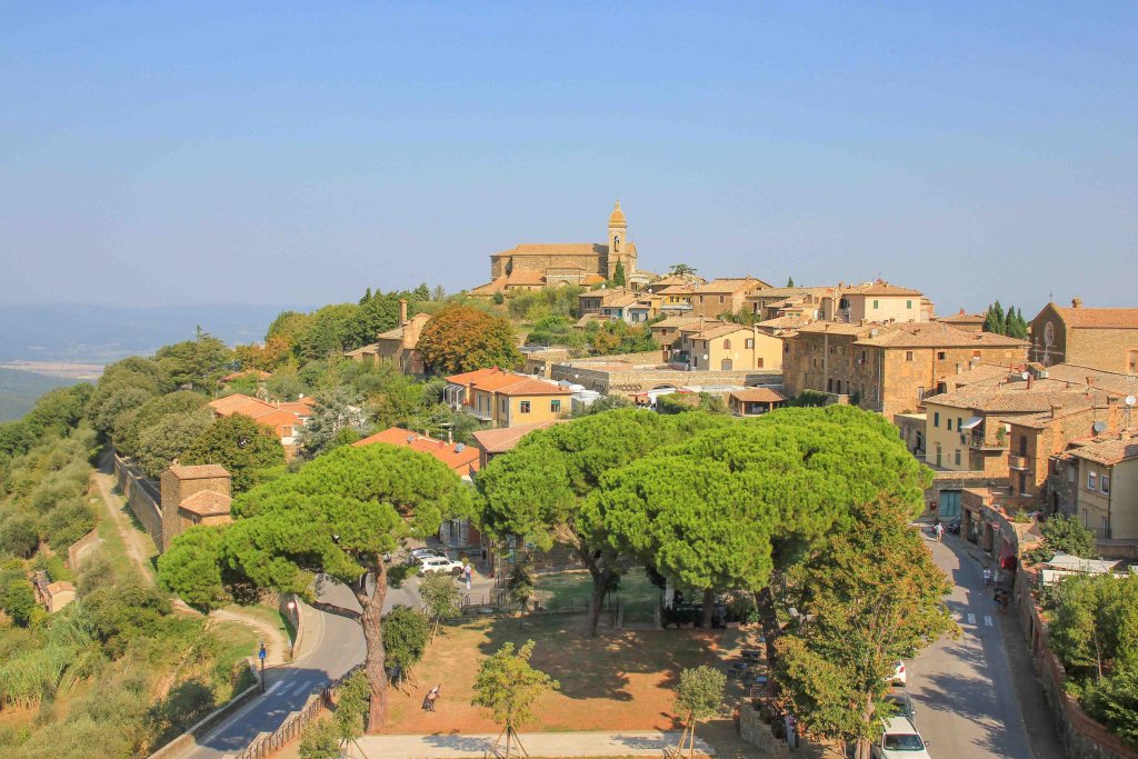 Montalcino Die malerische Weinstadt der Toskana! PlacesofJuma
