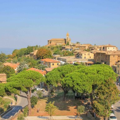 Montalcino - Toscane, Italie ©Jürgen Reichenpfader