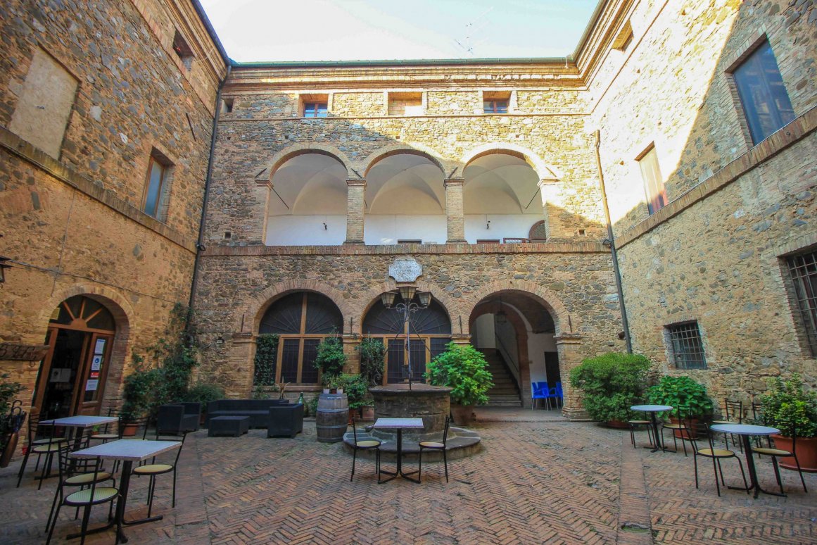 Montalcino - Palais Pieri ©Jürgen Reichenpfader
