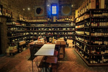 Montalcino, Tuscany - Wine bar ©Jürgen Reichenpfader