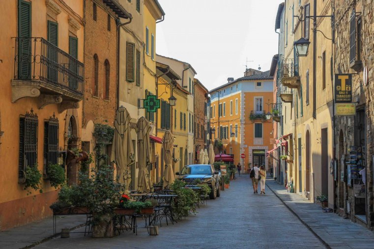 Montalcino, Italy - Tuscany ©Jürgen Reichenpfader