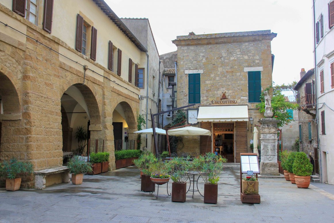 Pitigliano - Piazza S. Gregorio VII ©Jürgen Reichenpfader