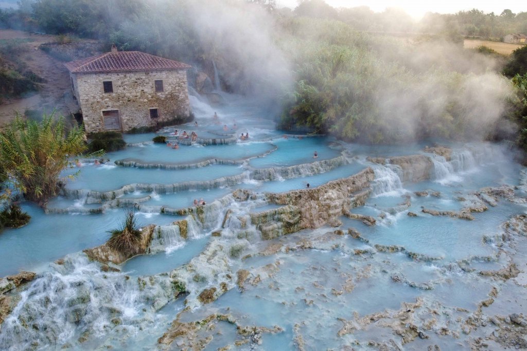 Saturnia les sources chaudes de la Toscane ! PlacesofJuma — free download