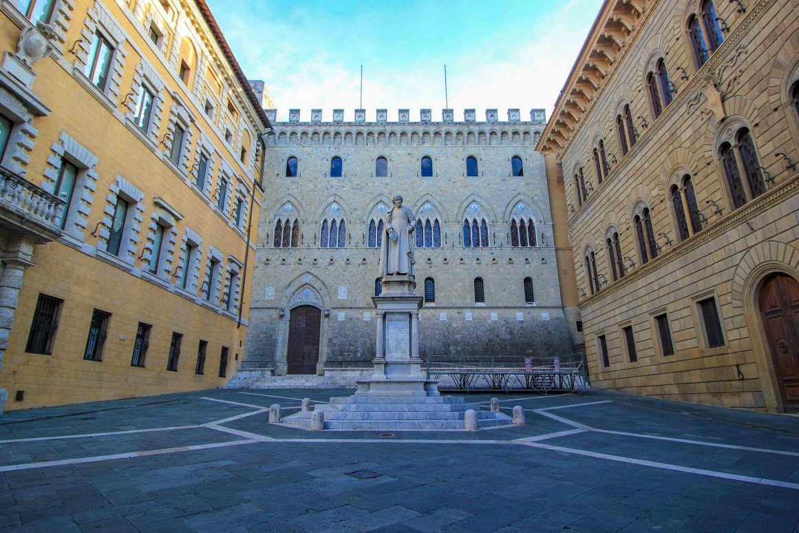 Piazza et Palazzo Salimbeni - Sienne ©Jürgen Reichenpfader