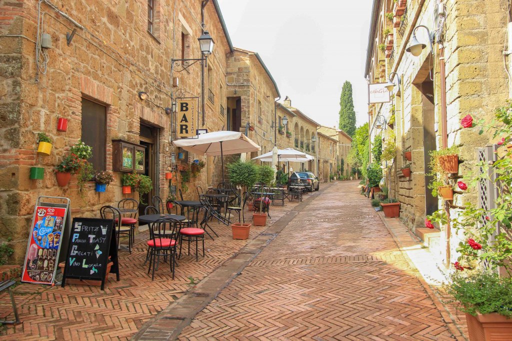 Sovana Malerische Altstadt & EtruskerStätten PlacesofJuma