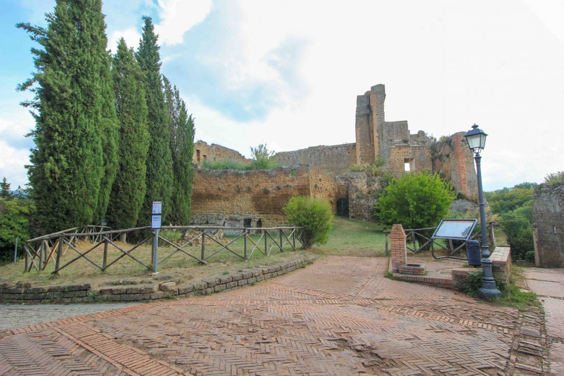 Sovana - Festung Rocca Aldobrandesca @Jürgen Reichenpfader