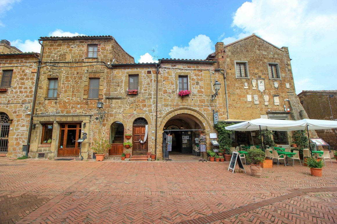 Piazza del Pretorio - Sovana @Jürgen Reichenpfader
