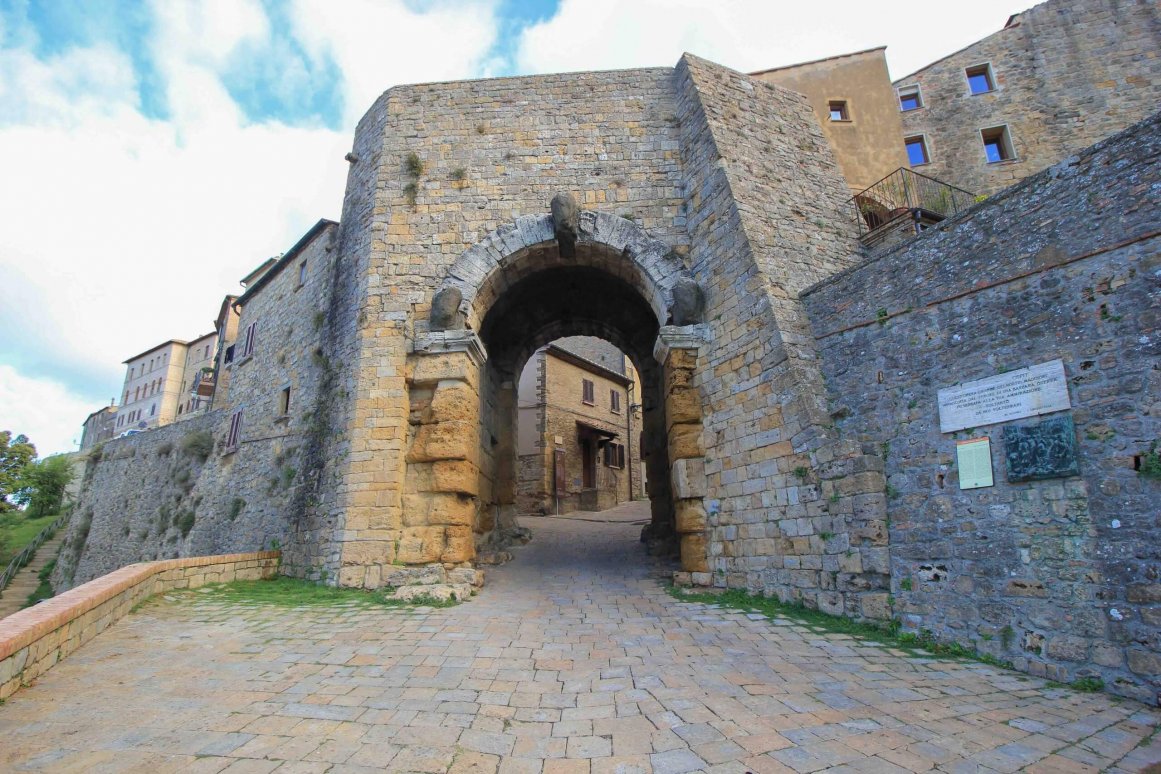Volterra, Toscane - Porta dell'Arco ©Jürgen Reichenpfader