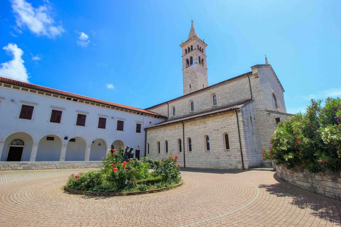 L'église et le monastère Sveti Antun - Pula ©Jürgen Reichenpfader