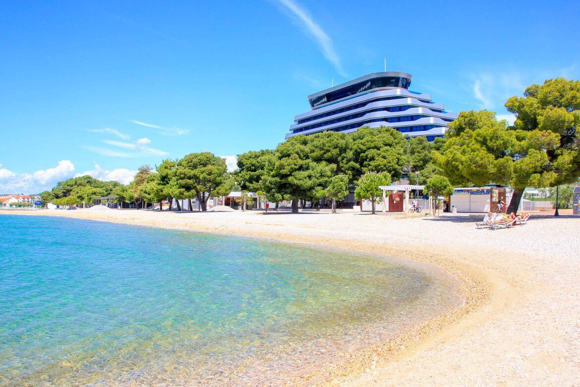 Strand Male Vrulje, Vodice, Kroatien