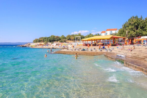 Strand Lisanj (Plaza Novi) - Novi Vinodolski ©Jürgen Reichenpfader