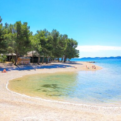 Strand Pilatusa - Pakostane ©Jürgen Reichenpfader