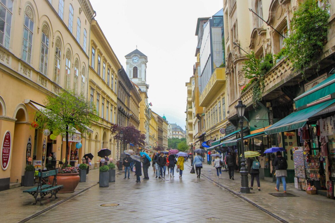 Where to Stay in Budapest - Palace Quarter (JOZSEFVAROS)
