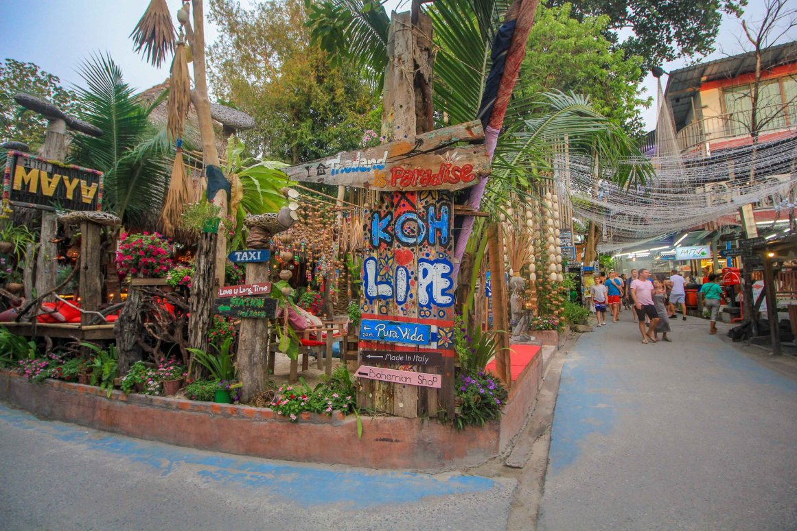 Where to Stay in Koh Lipe - Walking Street ©Jürgen Reichenpfader