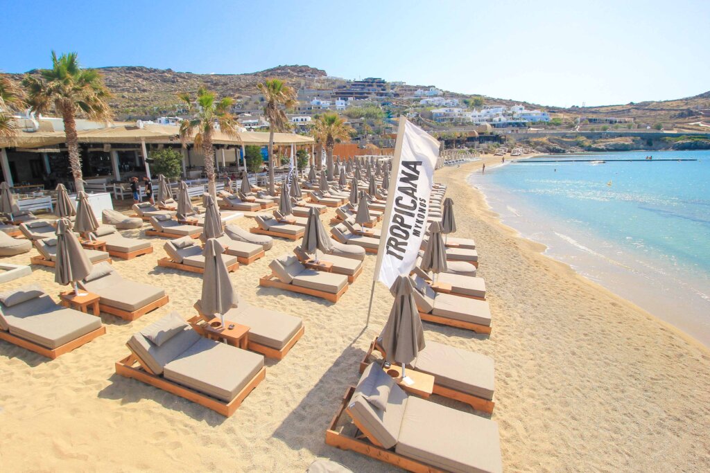 Paradise Beach, Mykonos: The Famous Party Beach! - PlacesofJuma