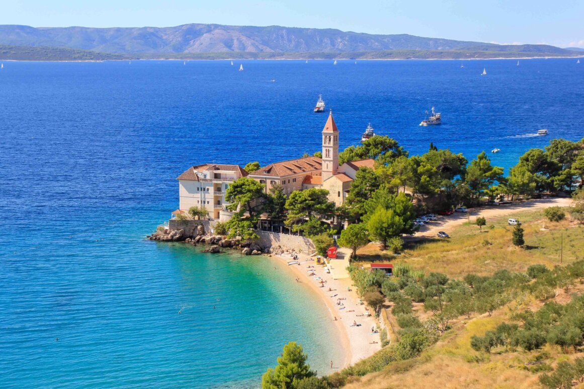 Dominikanerkloster & Strand Martinica - Bol, Kroatien ©Jürgen Reichenpfader
