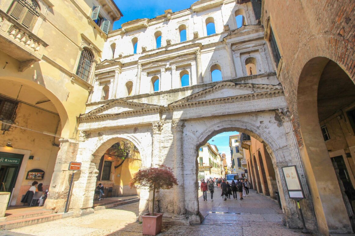 Porta Borsari - Vérone ©Jürgen Reichenpfader